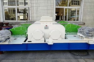 處理水泥塊的對輥機(jī)入料口多大尺寸？可選型號有哪些？