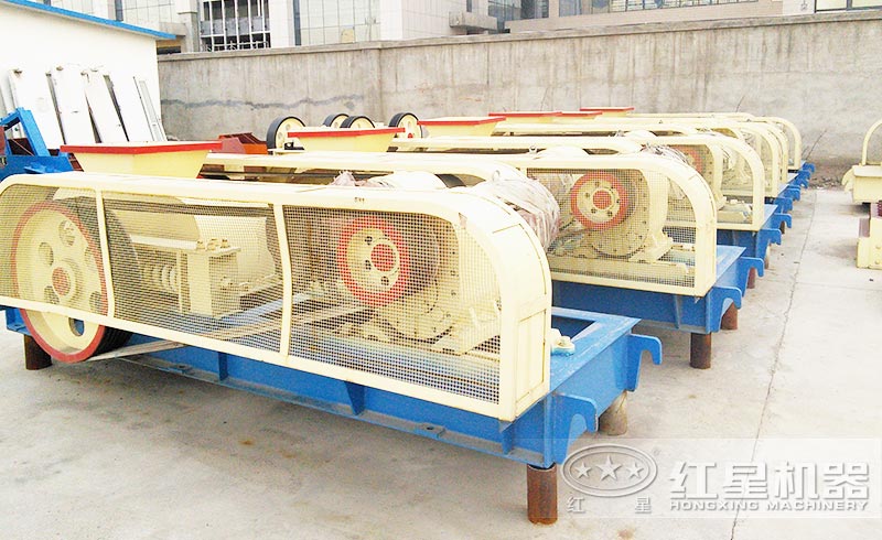 不同類型的新型齒輥破碎機(jī)價(jià)格不同